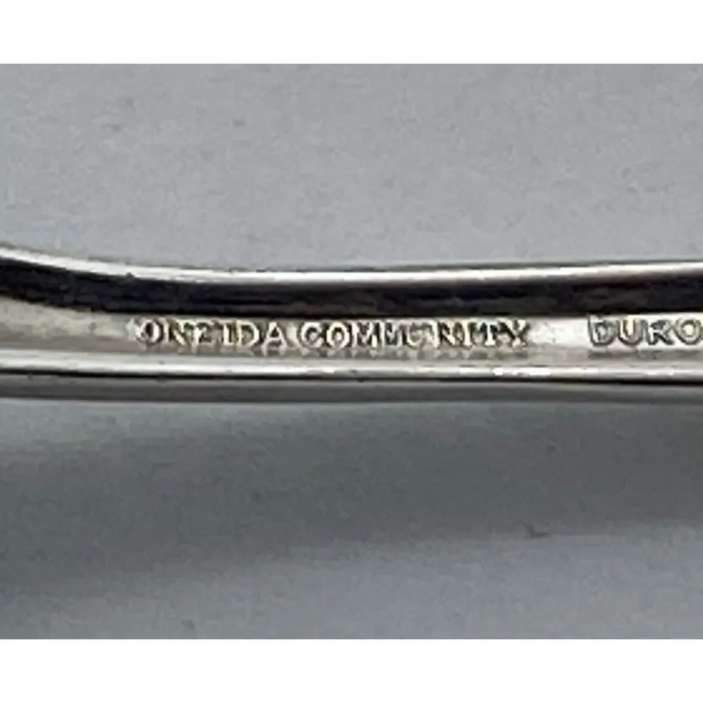 1922 Oneida Community Silver Plate 5 7/8” Teaspoon Beverly Pattern No Monogram